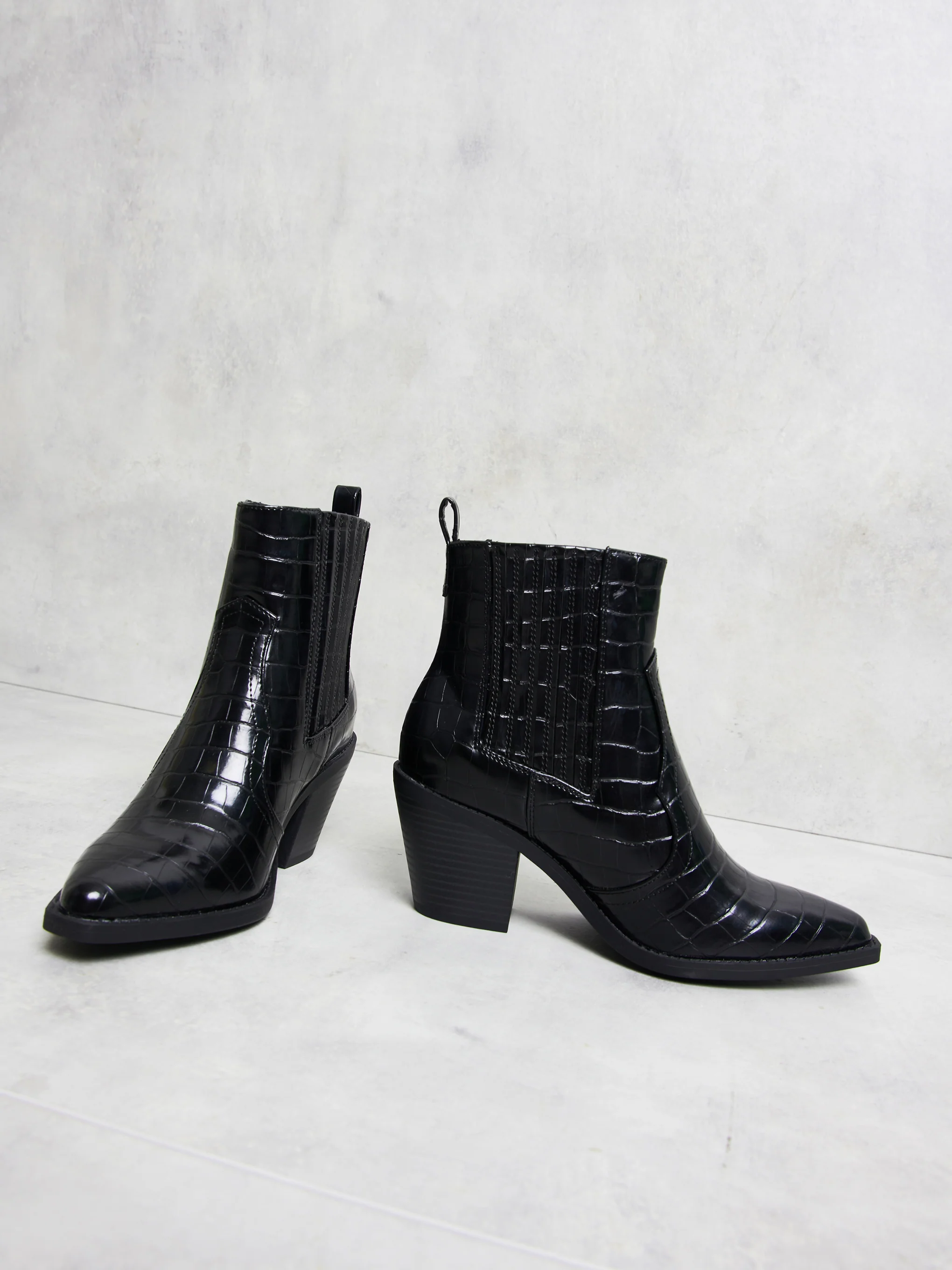 Glamorous Black Western Block Heel Boots - Image 3