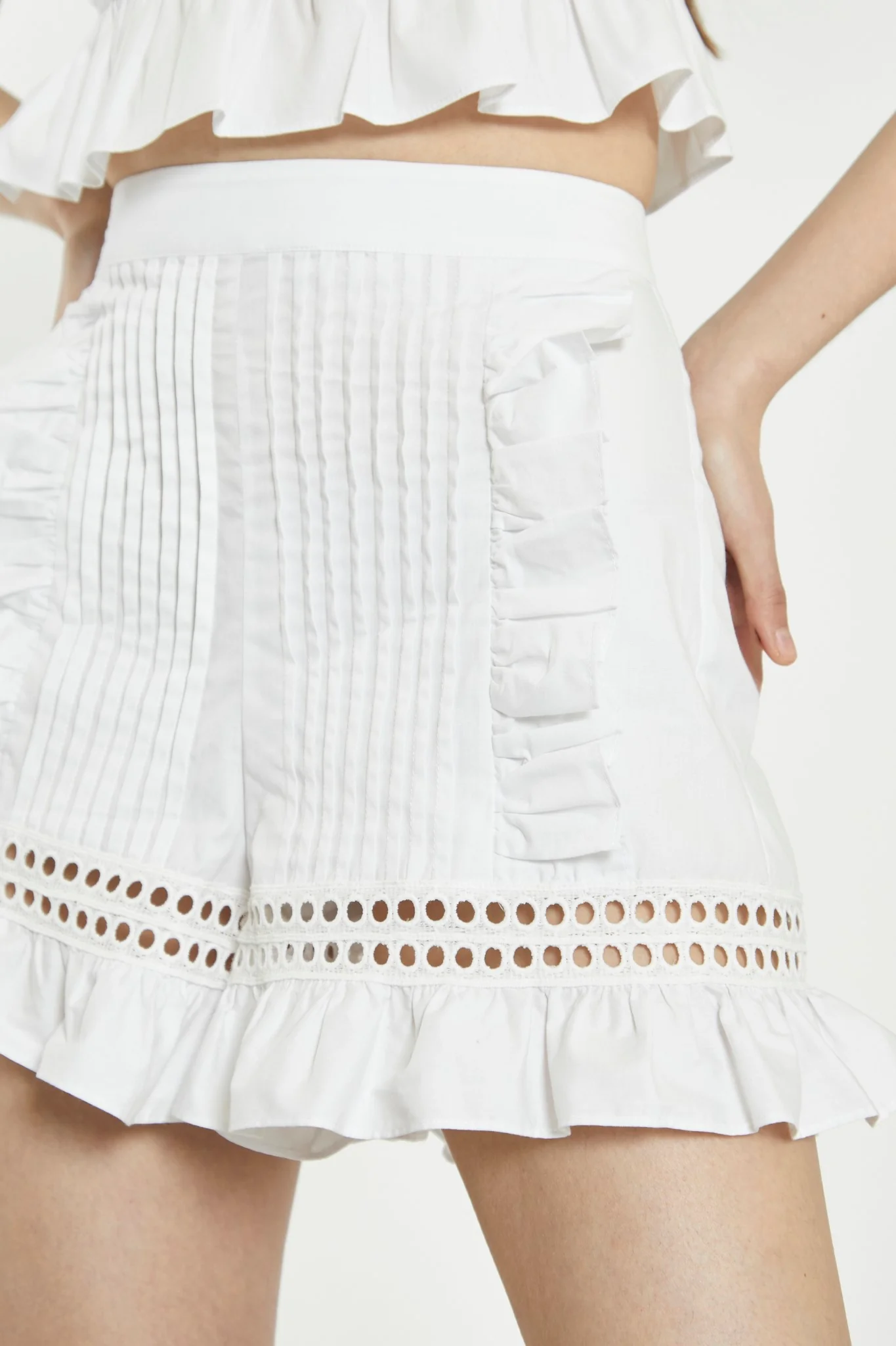 Off White Lace-Trim Frill Shorts - Image 4