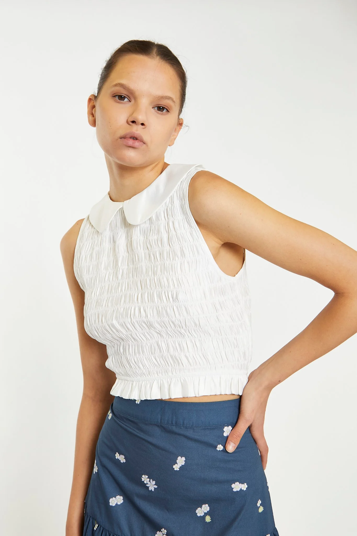 Off White Smocked Collar Crop-Top - Image 4