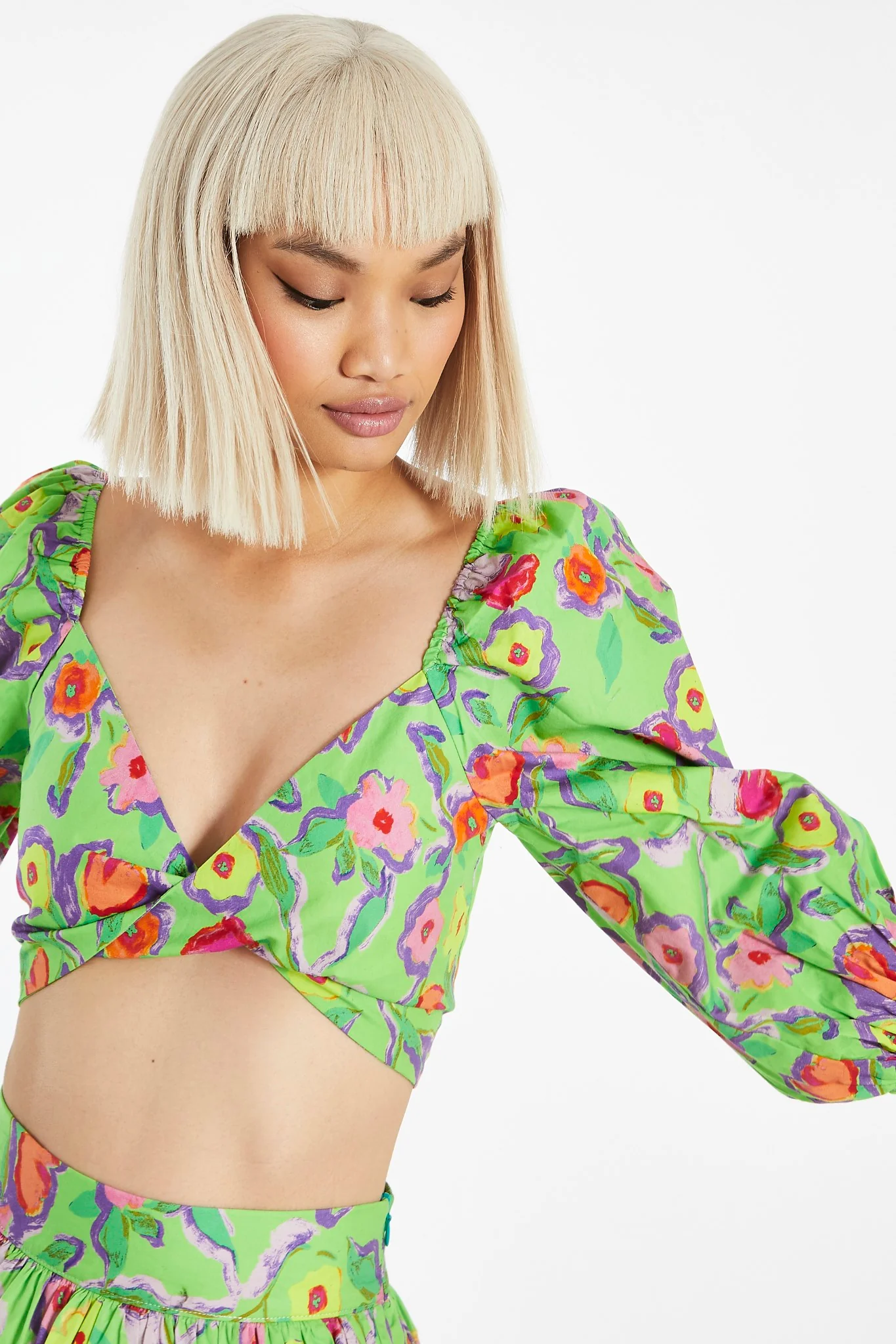 Neon-Green Floral Twist Front Puff Sleeve Crop-Top - Image 3