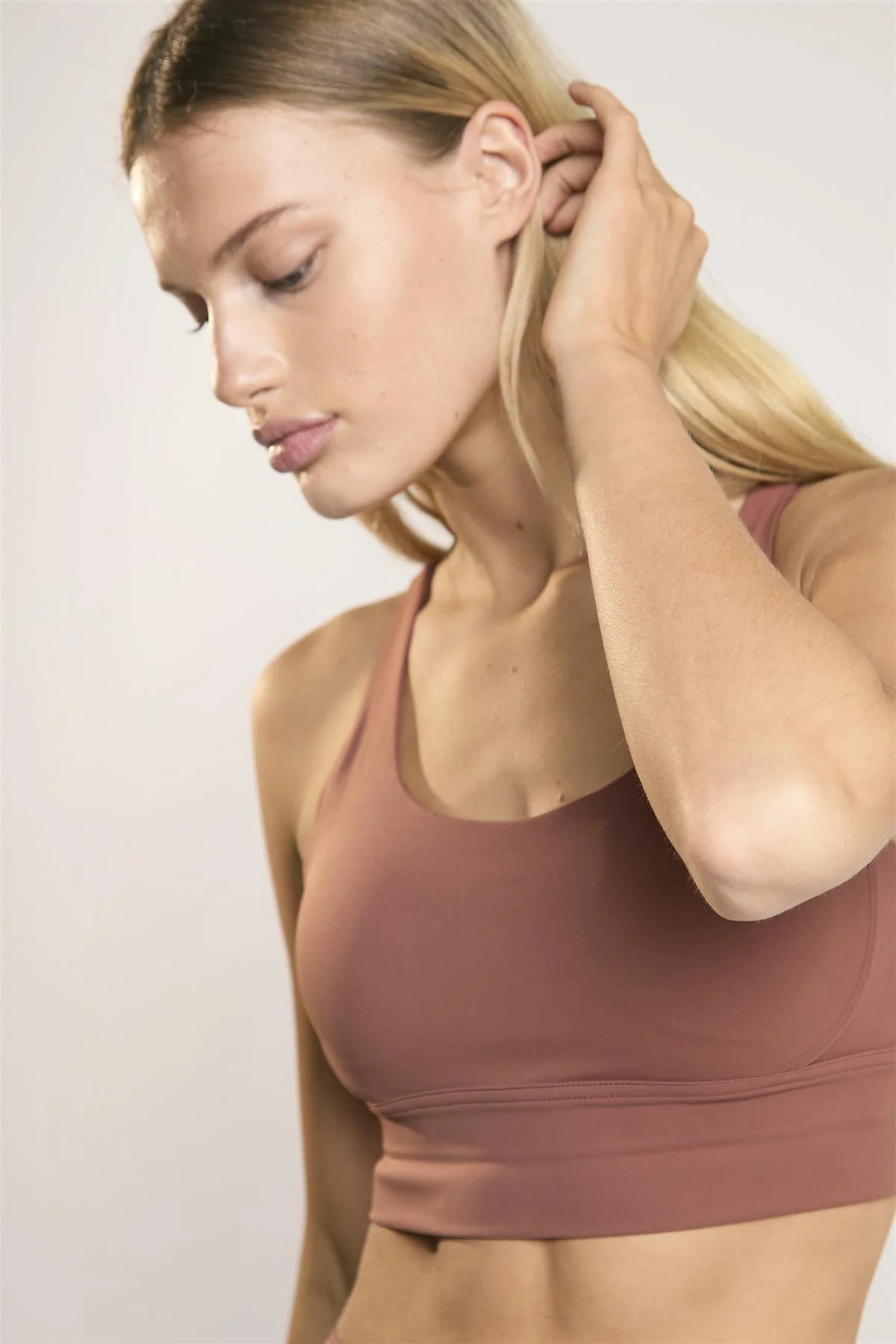 Signature Sienna Cross-Back Crop-Top - Image 4